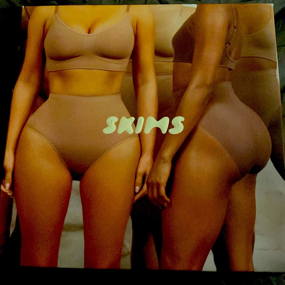 Skims seamless solution wear
